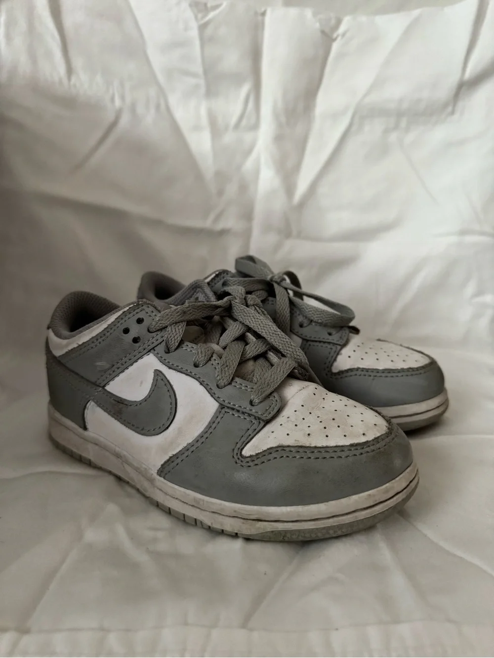 Kids Grey and White Low-Top Sneakers